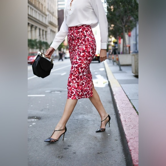 Who What Wear Fashion Pink Floral Pencil Skirt Size 4 - Picture 3 of 8
